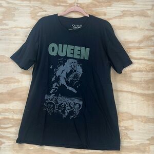 Queen Shirt Size XL